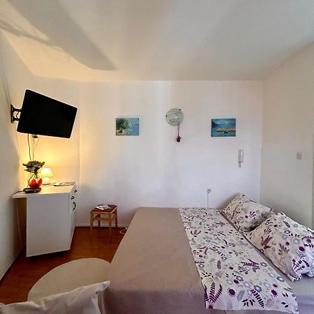Bright And Charming Studio Apartment 리예카 외부 사진